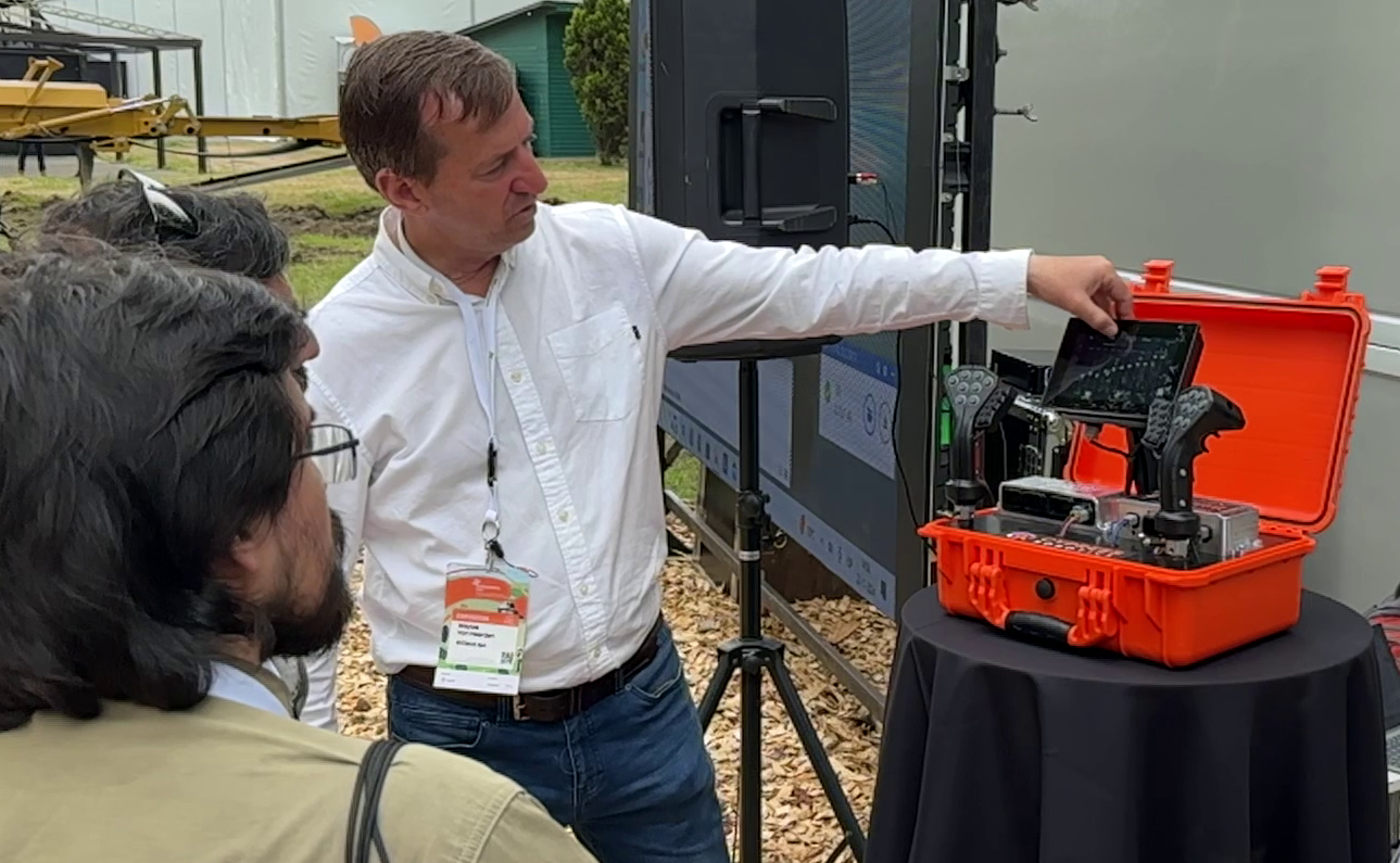 Compact Design Image